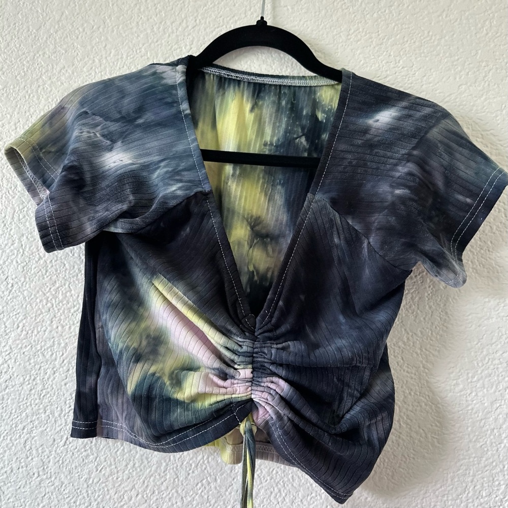 Tie-Dye Ruched Women's Top - Picture 2 of 4